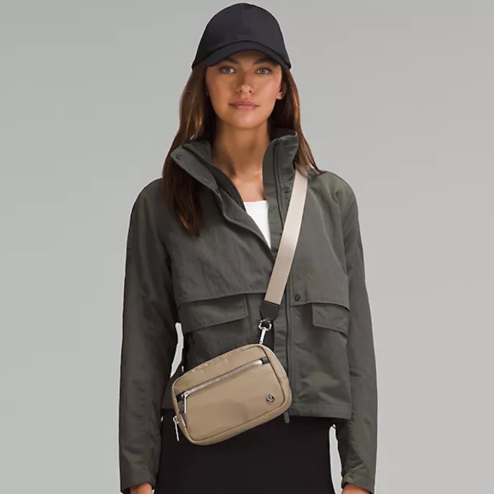 Lululemon Everywhere Convertible Crossbody 1.5 L Bag in Fawn Brown